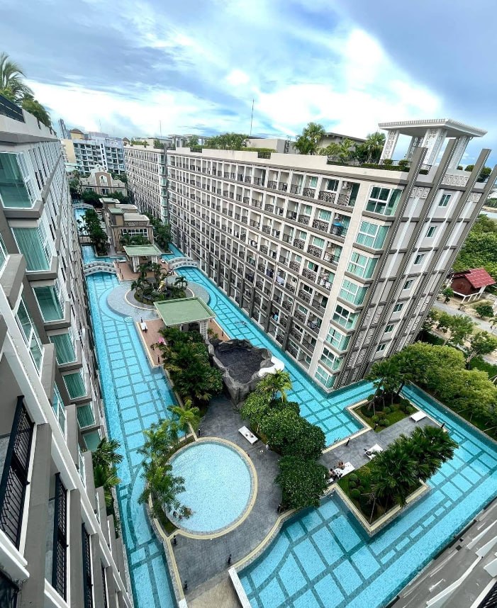Dusit Grand Park 2 — студия