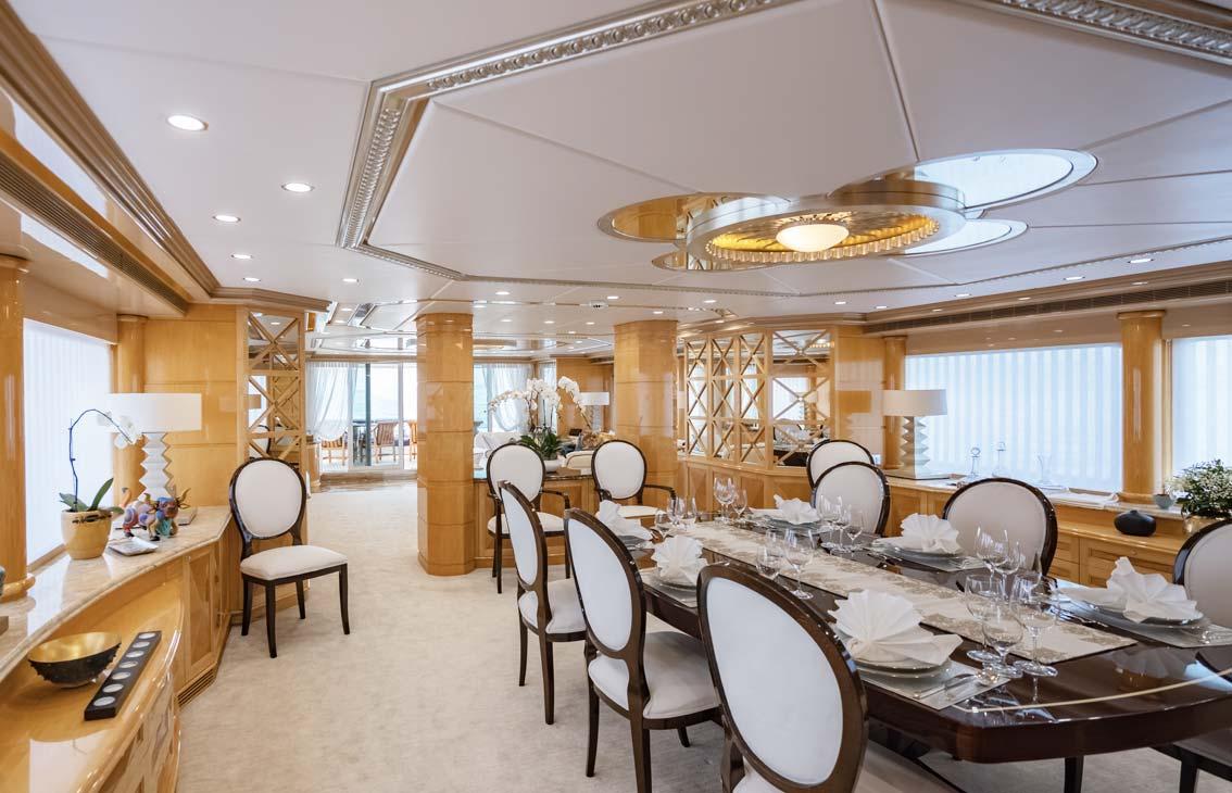 Heesen 129ft (Lady Azul)